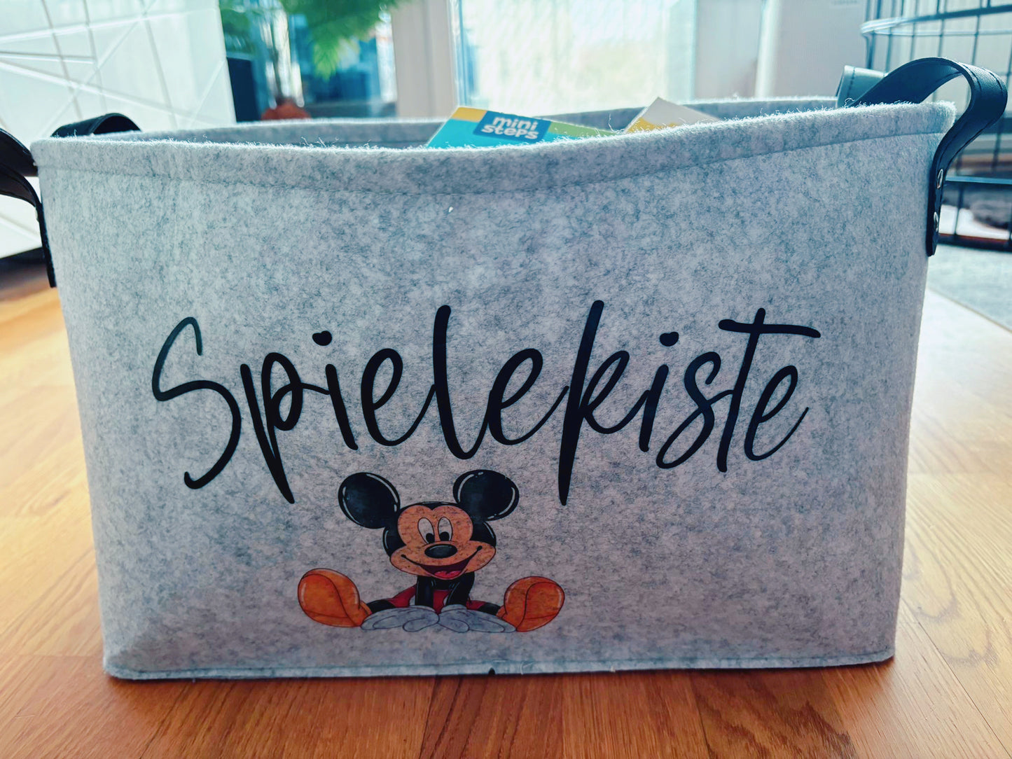 Spielekiste aus Filz